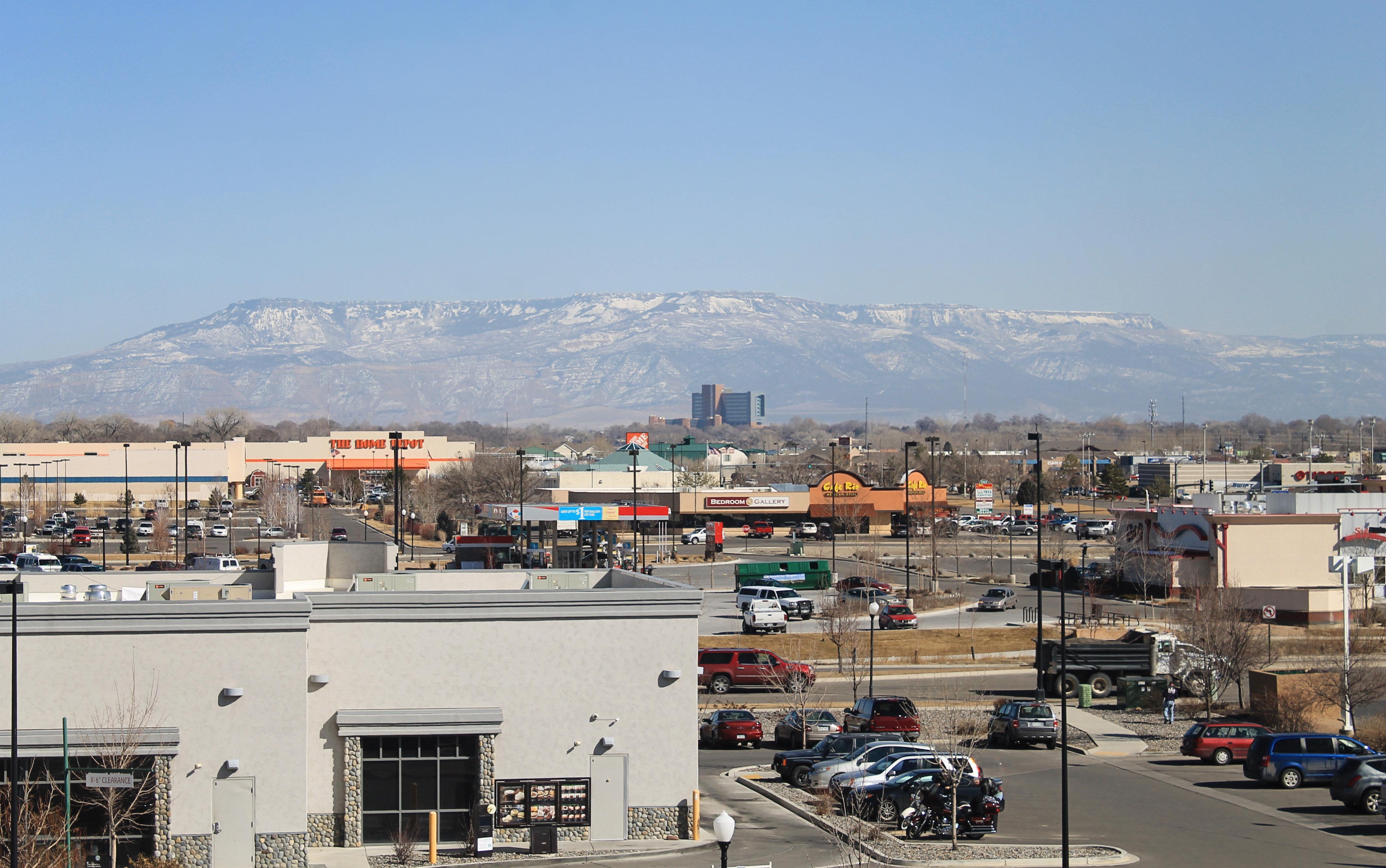 Holiday Inn Express Hotel & Suites Grand Junction By Ihg Exterior foto